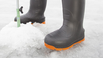 The study of the Russian market of specialized shoes is a boot from foamed polyurethane. Sales potential assessment and recommendations for a new manufacturer