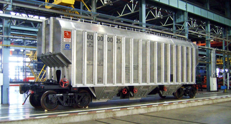 Prospects for the Russian railway engineering in terms of the use of cars with aluminum structures